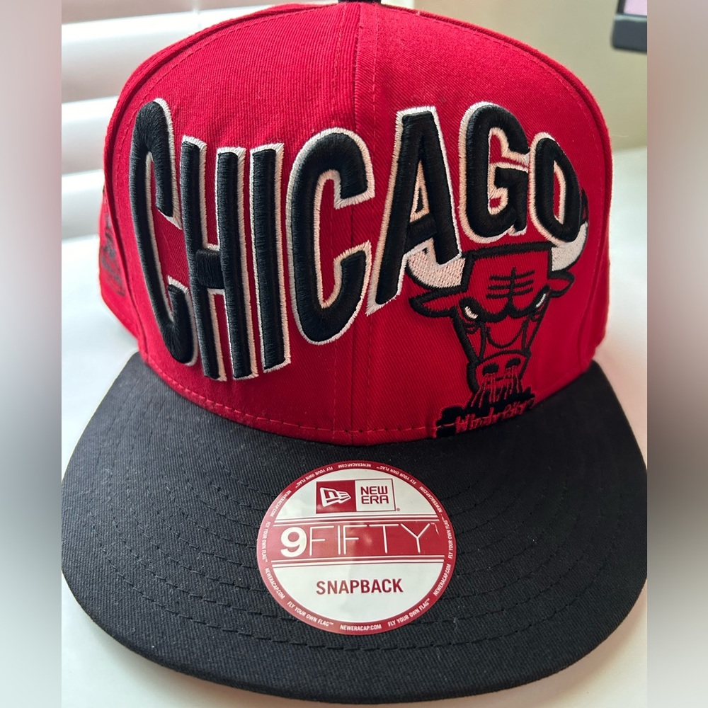 NWOT Bulls New Era Hat One Size